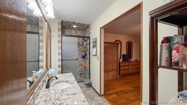 208 SE 30th Street, Moore, OK 73160