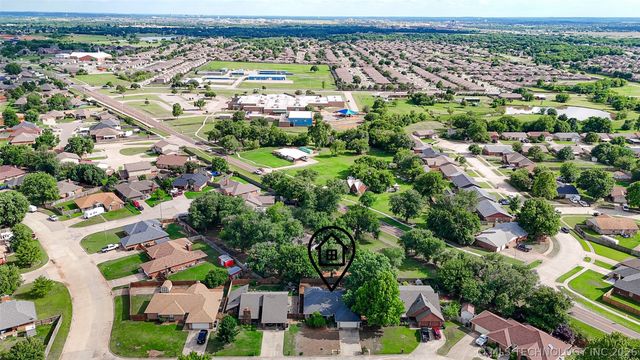 208 SE 30th Street, Moore, OK 73160