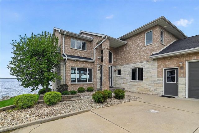 3066 Shadyside Drive, Stoughton, WI 53589