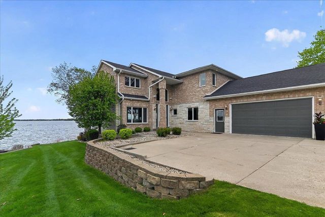 3066 Shadyside Drive, Stoughton, WI 53589