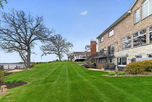 3066 Shadyside Drive, Stoughton, WI 53589