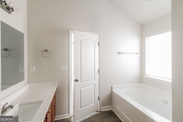 160 Lakeside Point, Covington, GA 30016