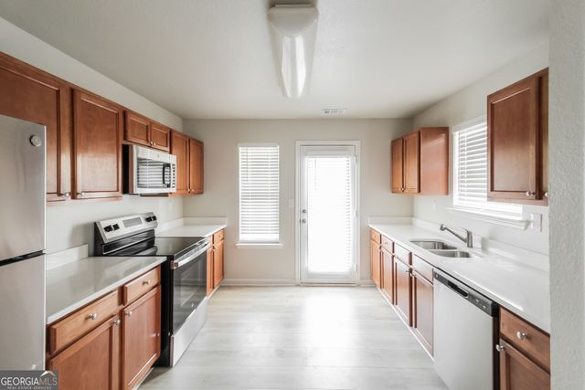 160 Lakeside Point, Covington, GA 30016