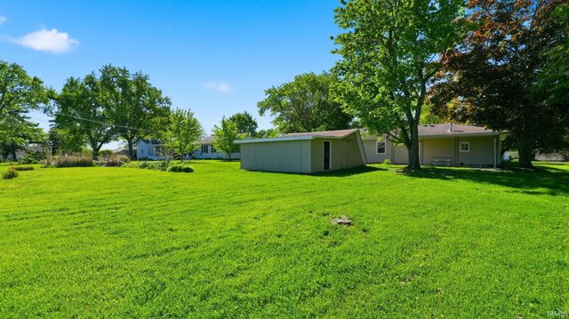 9075 E Orchard Lane, Churubusco, IN 46723