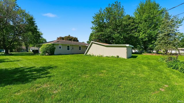 9075 E Orchard Lane, Churubusco, IN 46723