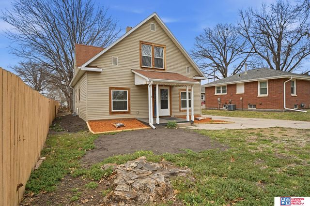 7132 Burlington Avenue, Lincoln, NE 68507
