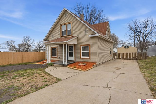7132 Burlington Avenue, Lincoln, NE 68507