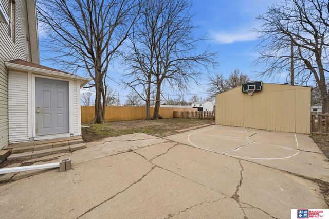 7132 Burlington Avenue, Lincoln, NE 68507
