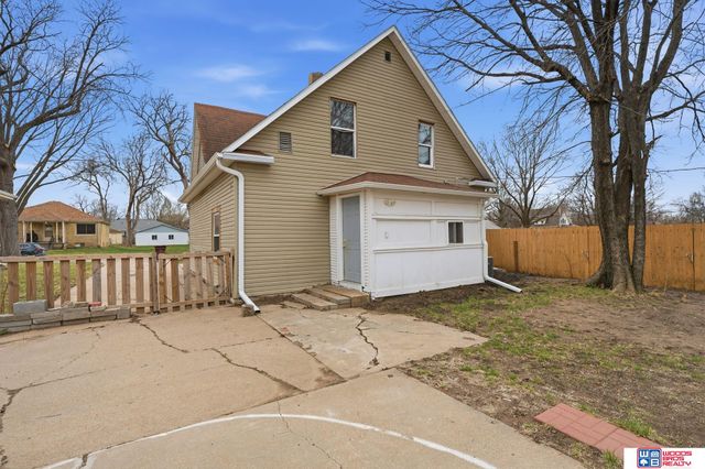 7132 Burlington Avenue, Lincoln, NE 68507