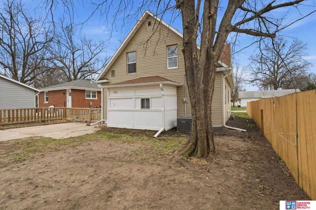 7132 Burlington Avenue, Lincoln, NE 68507