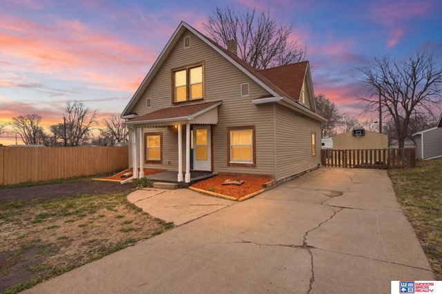 7132 Burlington Avenue, Lincoln, NE 68507