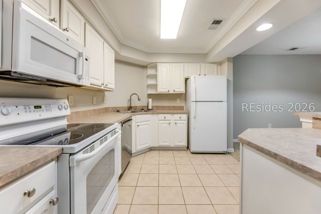 380 Marshland Rd Apt B21, Hilton Head Island, SC 29926