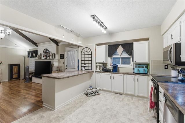 12912 Sycamore Avenue, Grandview, MO 64030