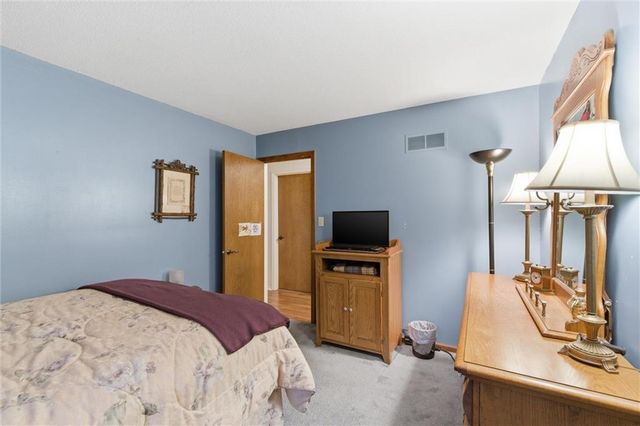 12912 Sycamore Avenue, Grandview, MO 64030