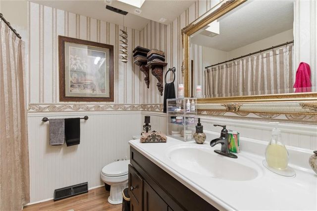 12912 Sycamore Avenue, Grandview, MO 64030