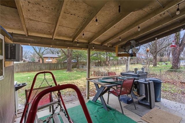 12912 Sycamore Avenue, Grandview, MO 64030