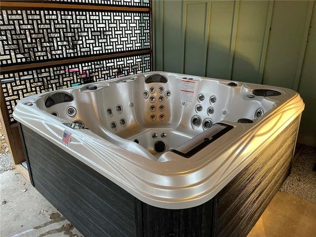 12912 Sycamore Avenue, Grandview, MO 64030