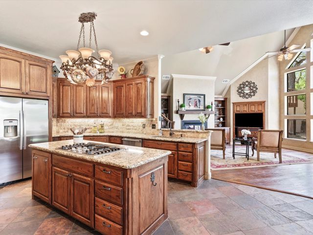 9A Eagle Point N, Azle, TX 76020