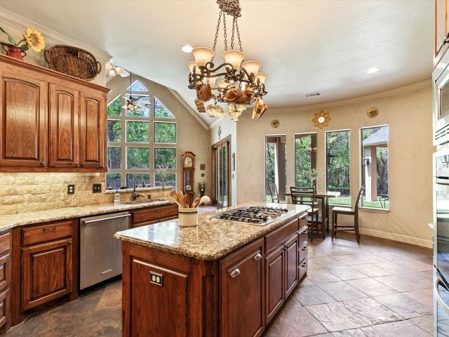 9A Eagle Point N, Azle, TX 76020