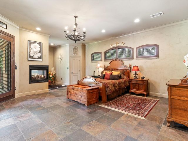 9A Eagle Point N, Azle, TX 76020