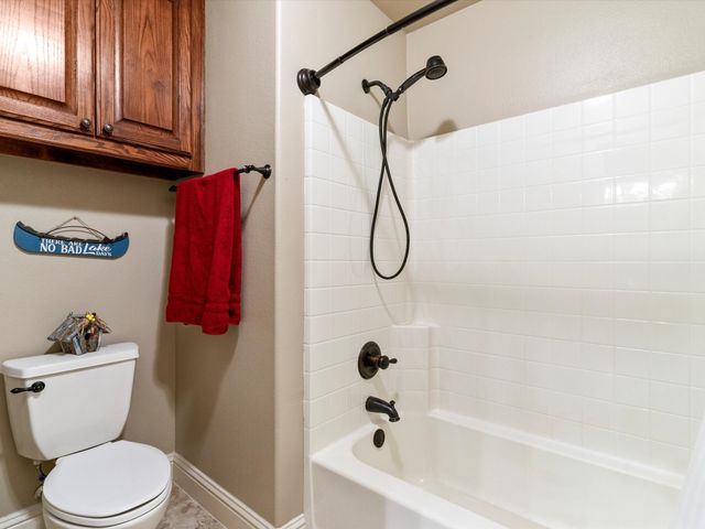 9A Eagle Point N, Azle, TX 76020