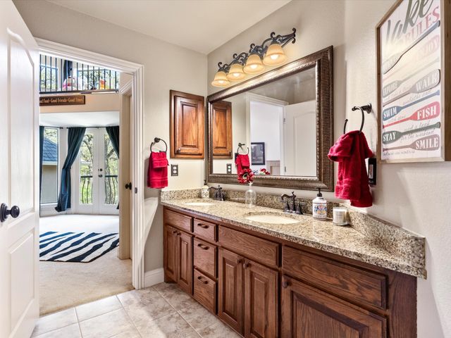 9A Eagle Point N, Azle, TX 76020