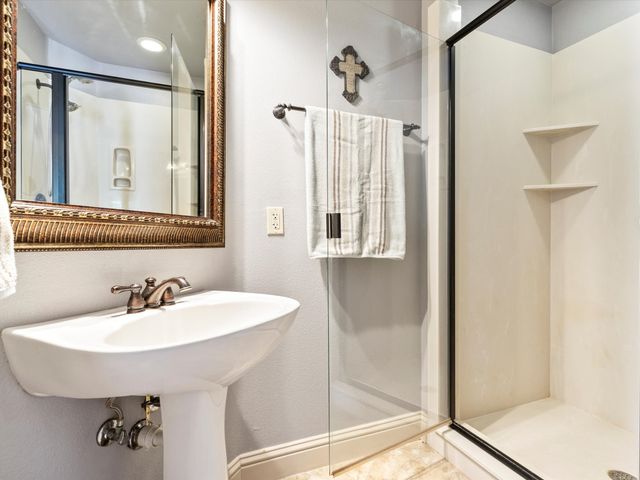 9A Eagle Point N, Azle, TX 76020