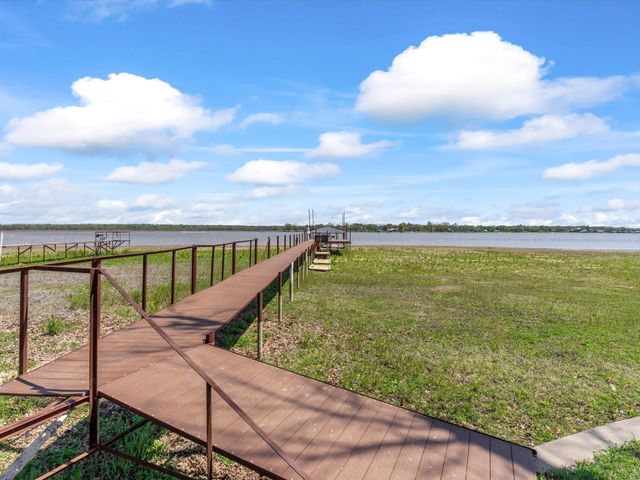 9A Eagle Point N, Azle, TX 76020