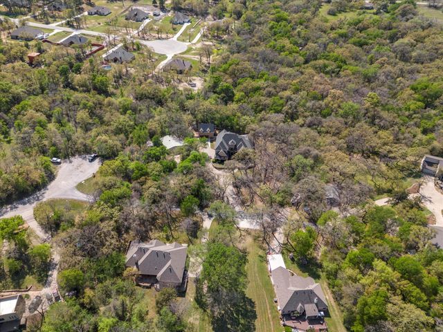 9A Eagle Point N, Azle, TX 76020