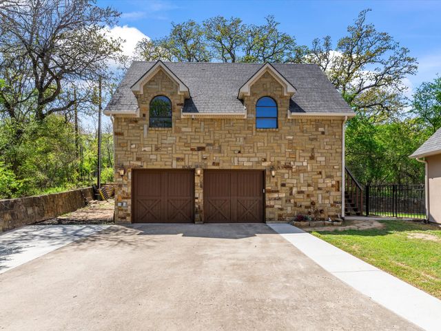 9A Eagle Point N, Azle, TX 76020