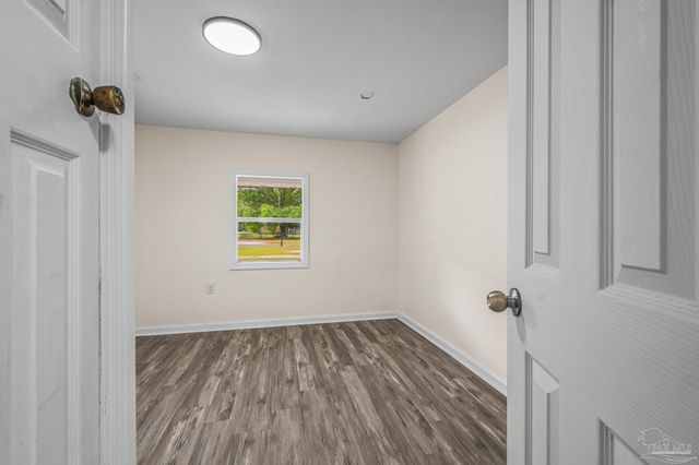 300 Rosalyn Way, Pensacola, FL 32505
