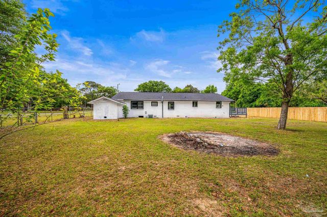 300 Rosalyn Way, Pensacola, FL 32505