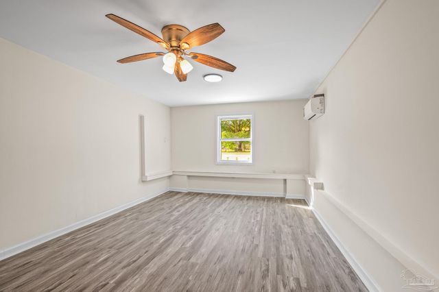 300 Rosalyn Way, Pensacola, FL 32505