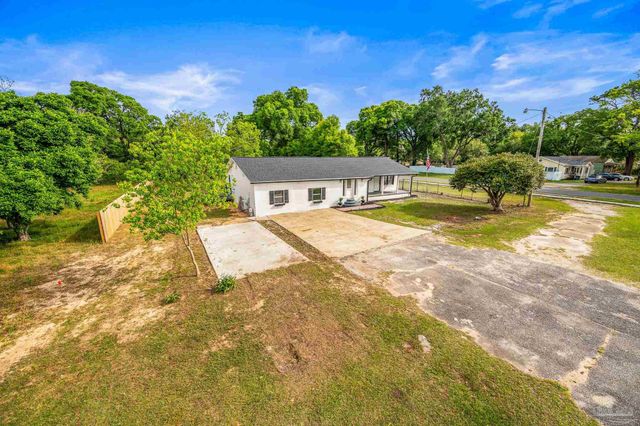 300 Rosalyn Way, Pensacola, FL 32505