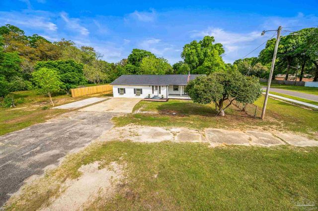 300 Rosalyn Way, Pensacola, FL 32505