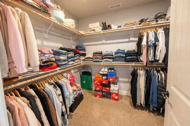 594 W Gregory Road, Central Point, OR 97502