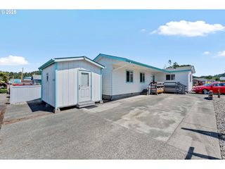 6 CREEK Ln, Lakeside, OR 97449