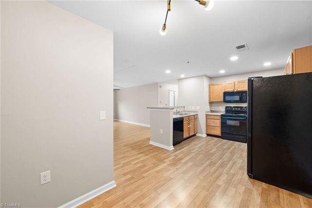 3712 Cotswold Avenue Y, Greensboro, NC 27410