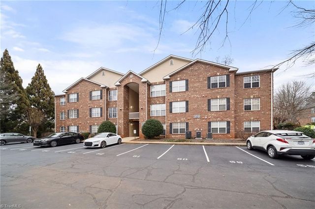 3712 Cotswold Avenue Y, Greensboro, NC 27410