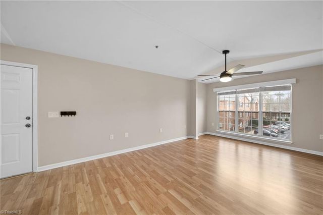 3712 Cotswold Avenue Y, Greensboro, NC 27410