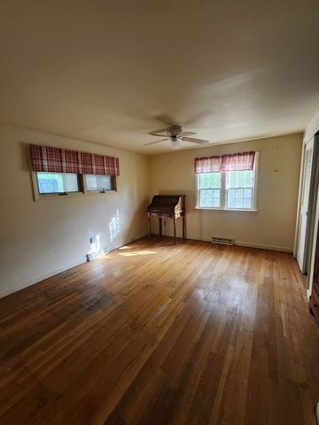 31 Tam-O-Shanter Way, Yarmouth, MA 02664