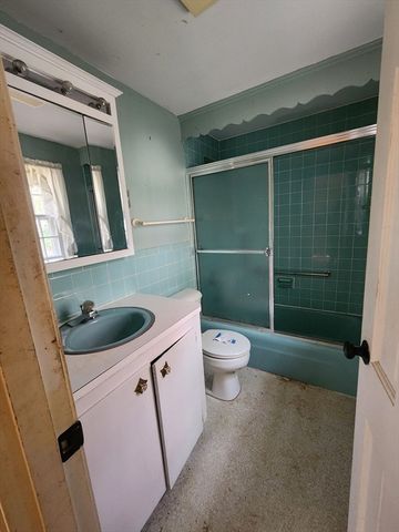 31 Tam-O-Shanter Way, Yarmouth, MA 02664