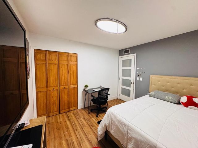 214 Westwood Circle E, West Palm Beach, FL 33411