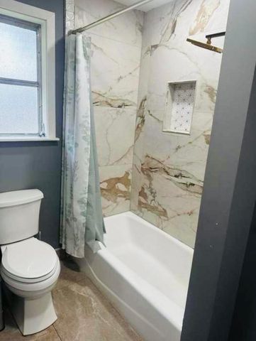 214 Westwood Circle E, West Palm Beach, FL 33411