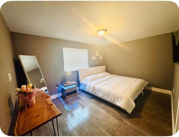 214 Westwood Circle E, West Palm Beach, FL 33411