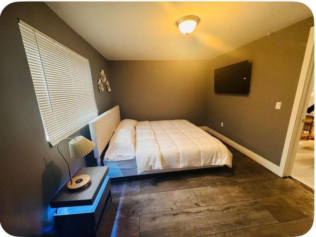 214 Westwood Circle E, West Palm Beach, FL 33411