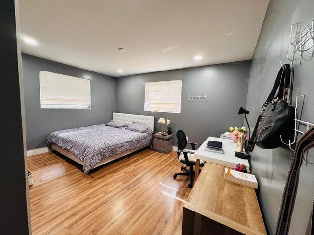 214 Westwood Circle E, West Palm Beach, FL 33411