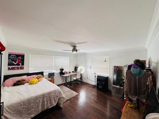 214 Westwood Circle E, West Palm Beach, FL 33411