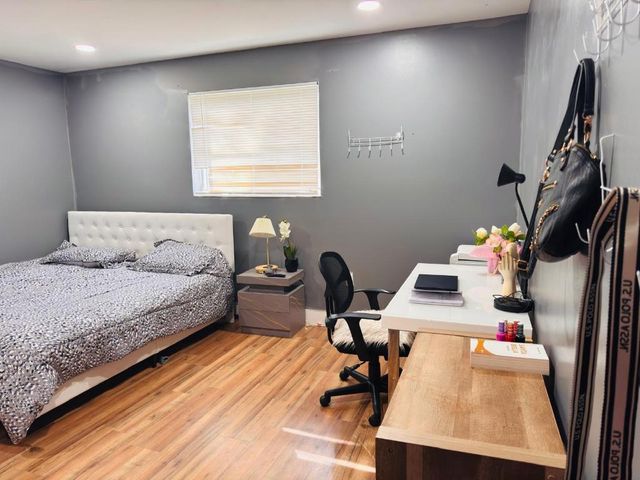 214 Westwood Circle E, West Palm Beach, FL 33411