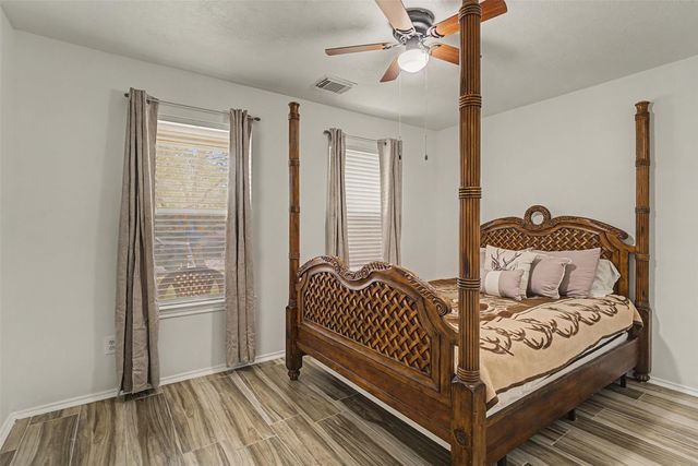 6834 Ridgewood Lane, Dickinson, TX 77539